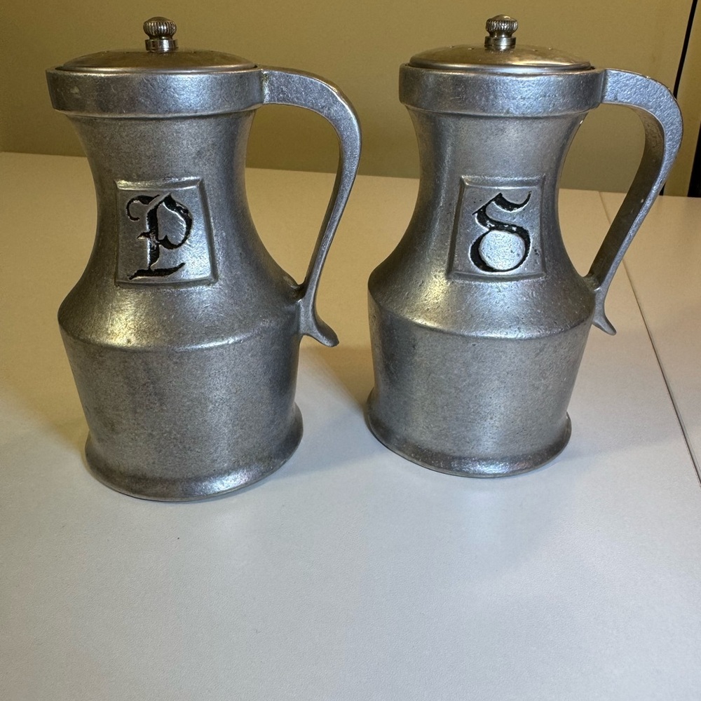 VTG Pewter RWP Wilton Armatele Metal Salt & Pepper Shakers 5"  Columbia PA USA